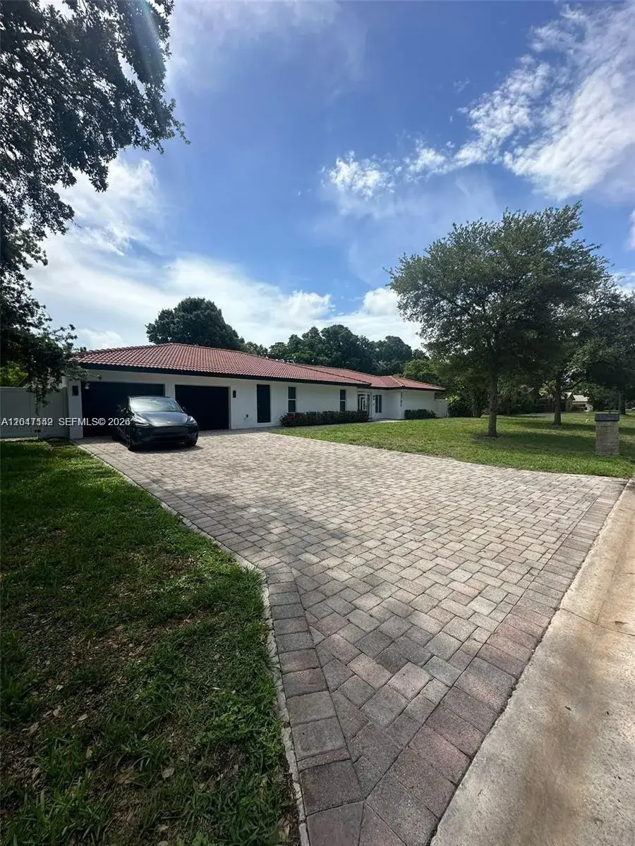 2701 NW 105th Ter, Coral Springs FL 33065