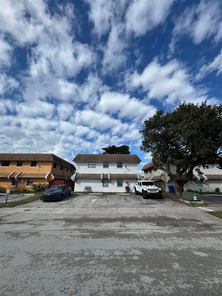 Residential Income for sale at 1741 SW 40th Ter, Fort Lauderdale FL 33317