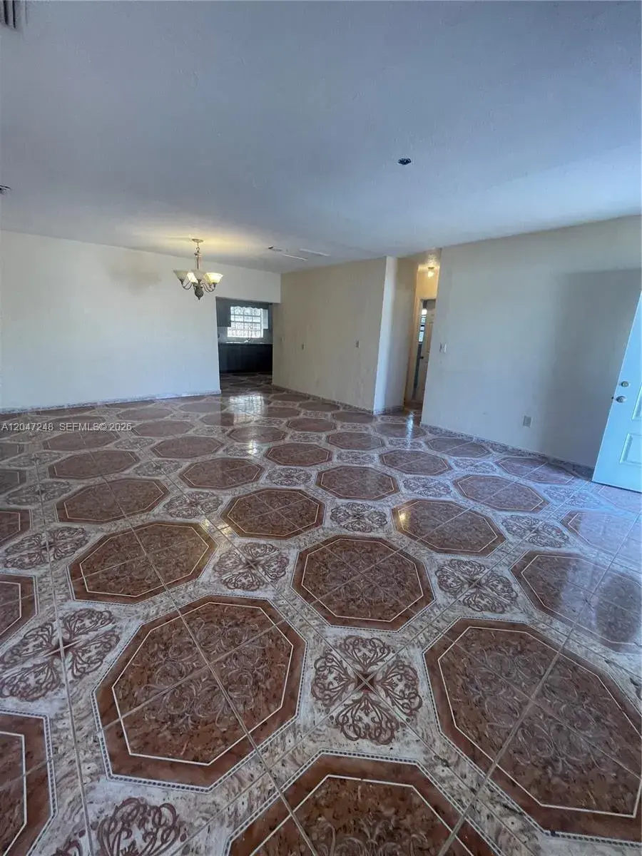 18425 NW 42nd Pl, Miami Gardens FL 33055