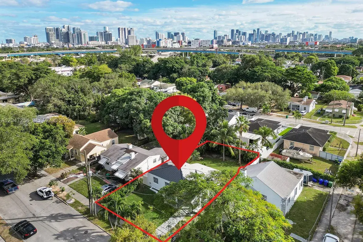 794 NW 45th St, Miami FL 33127