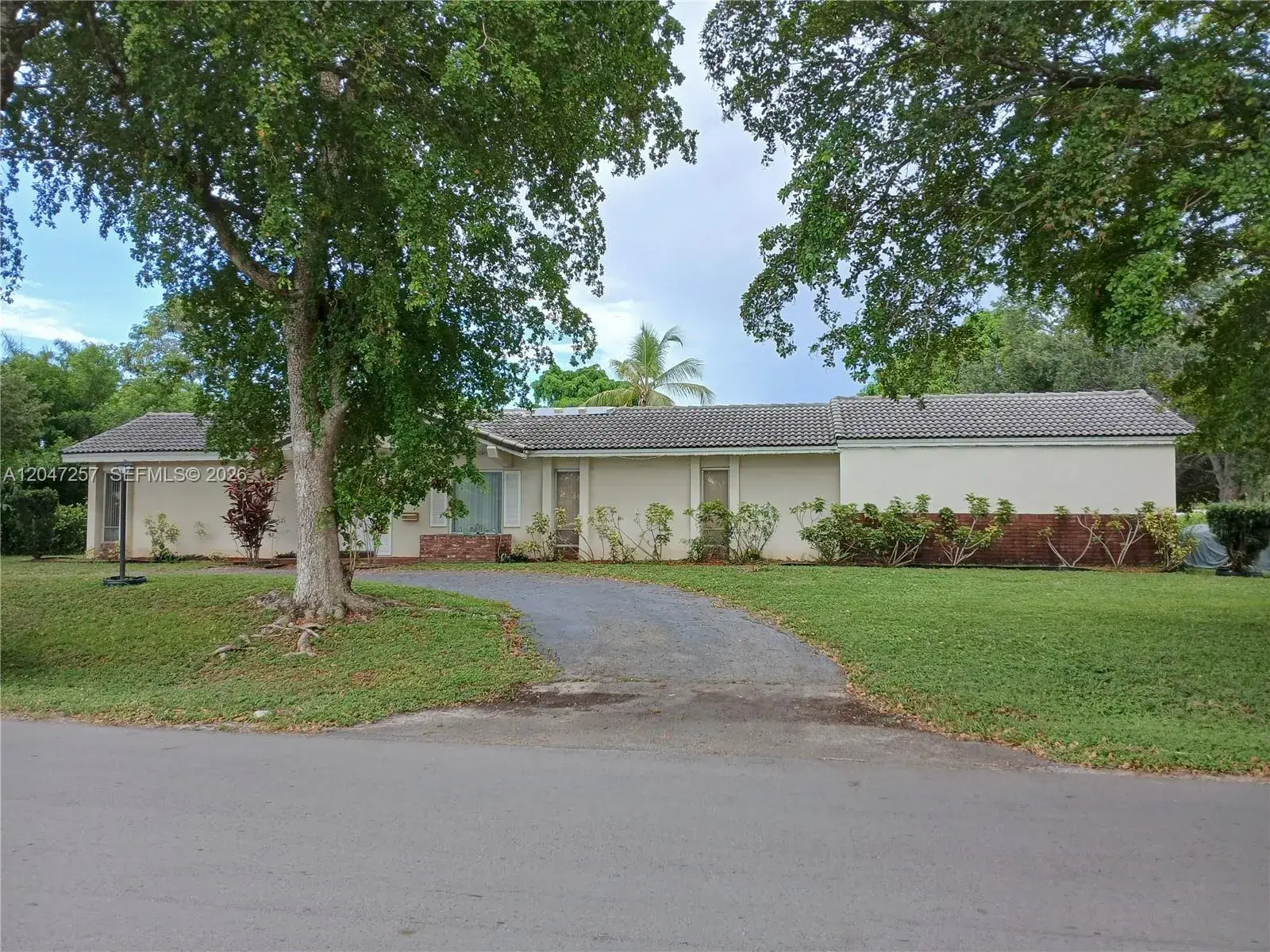 3 bedroom 2 bath for sale at 8500 NW 38th St, Coral Springs FL 33065