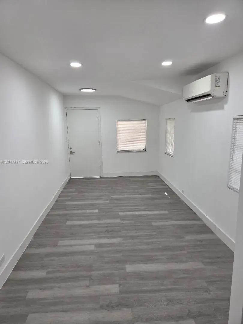 2911 NW 30th St, Miami FL 33142
