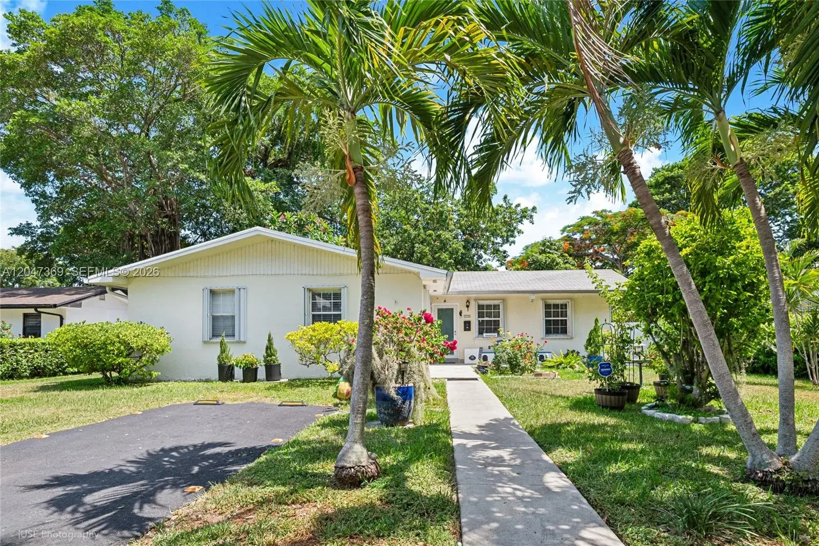 3 bedroom 2 bath for sale at 3750 Percival Ave, Miami FL 33133