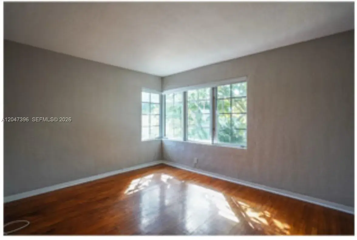 1 bedroom 1 bath Residential Lease for rent at 715 Michigan Ave # 7, Miami Beach FL 33139