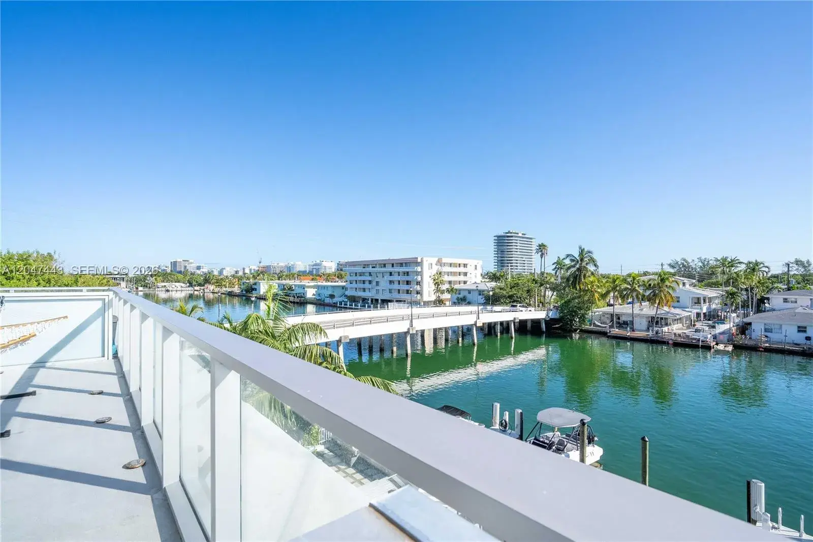 8425 Crespi Blvd # 303, Miami Beach FL 33141
