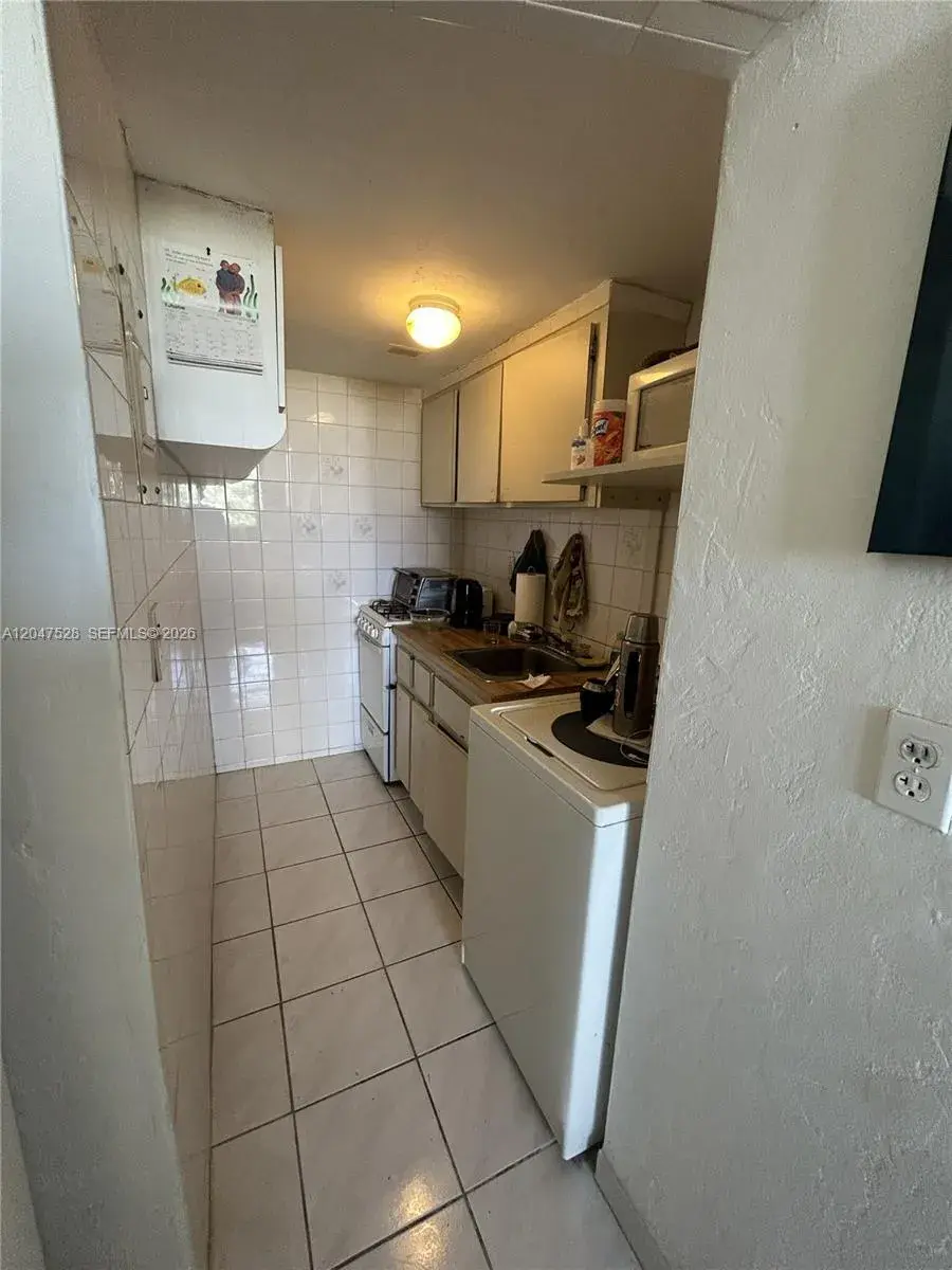 6484 Indian Creek Dr # 303, Miami Beach FL 33141