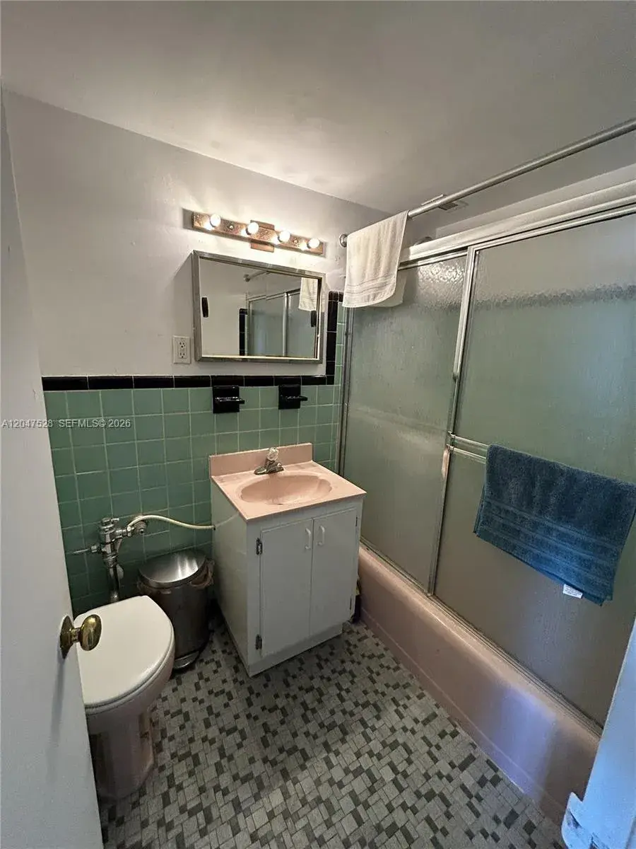 6484 Indian Creek Dr # 303, Miami Beach FL 33141