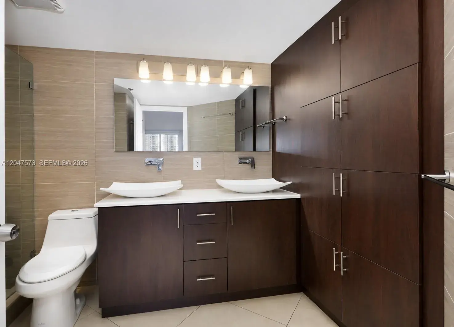 1700 NW N River Dr # 804, Miami FL 33125