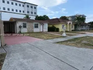 3 bedroom 2 bath for sale at 525 E 24th St, Hialeah FL 33013
