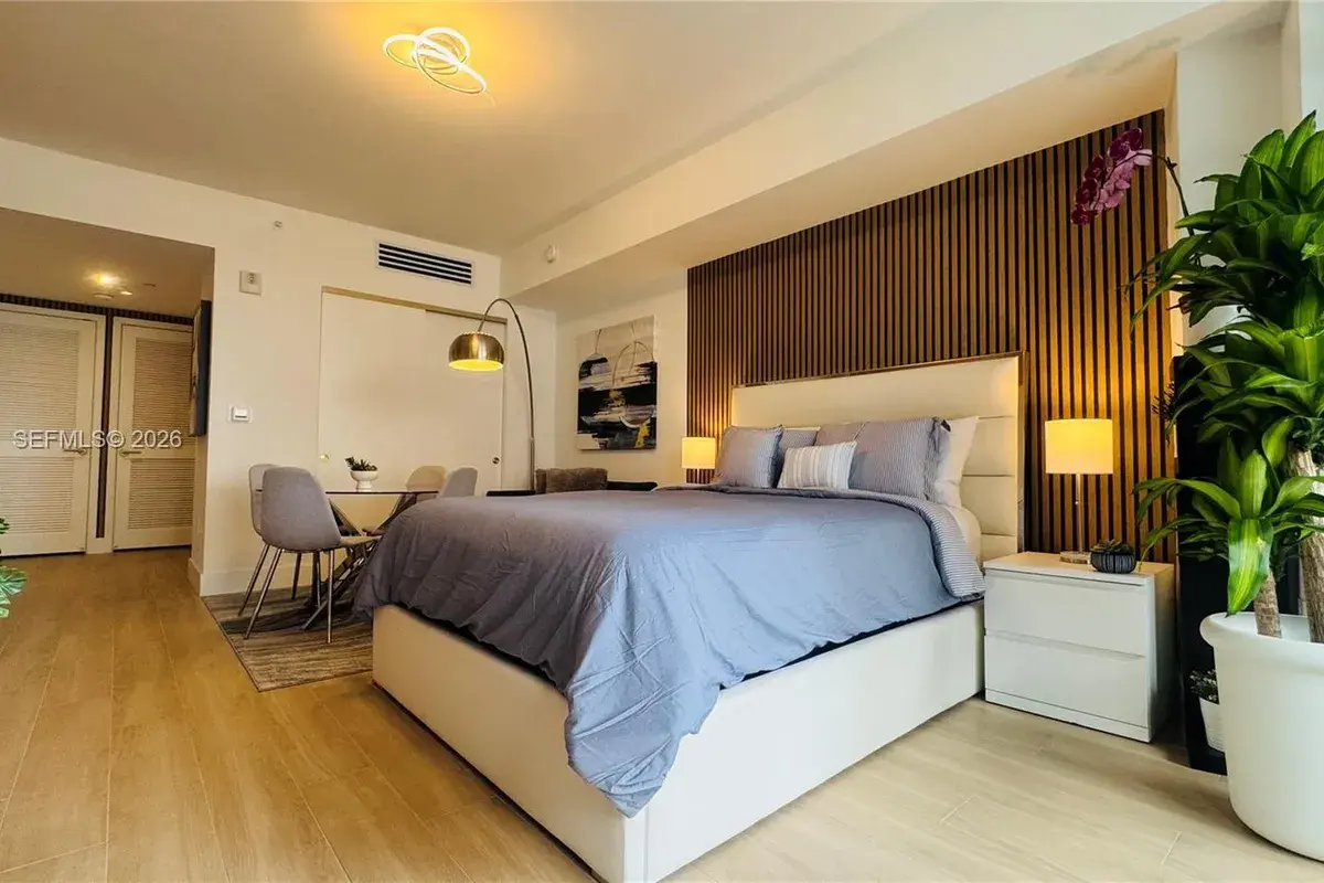 90 NE 32 St # 613, Miami FL 33137