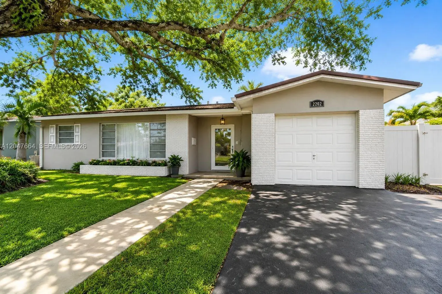 3 bedroom 2 bath for rent at 2202 N 42nd Ave, Hollywood FL 33021