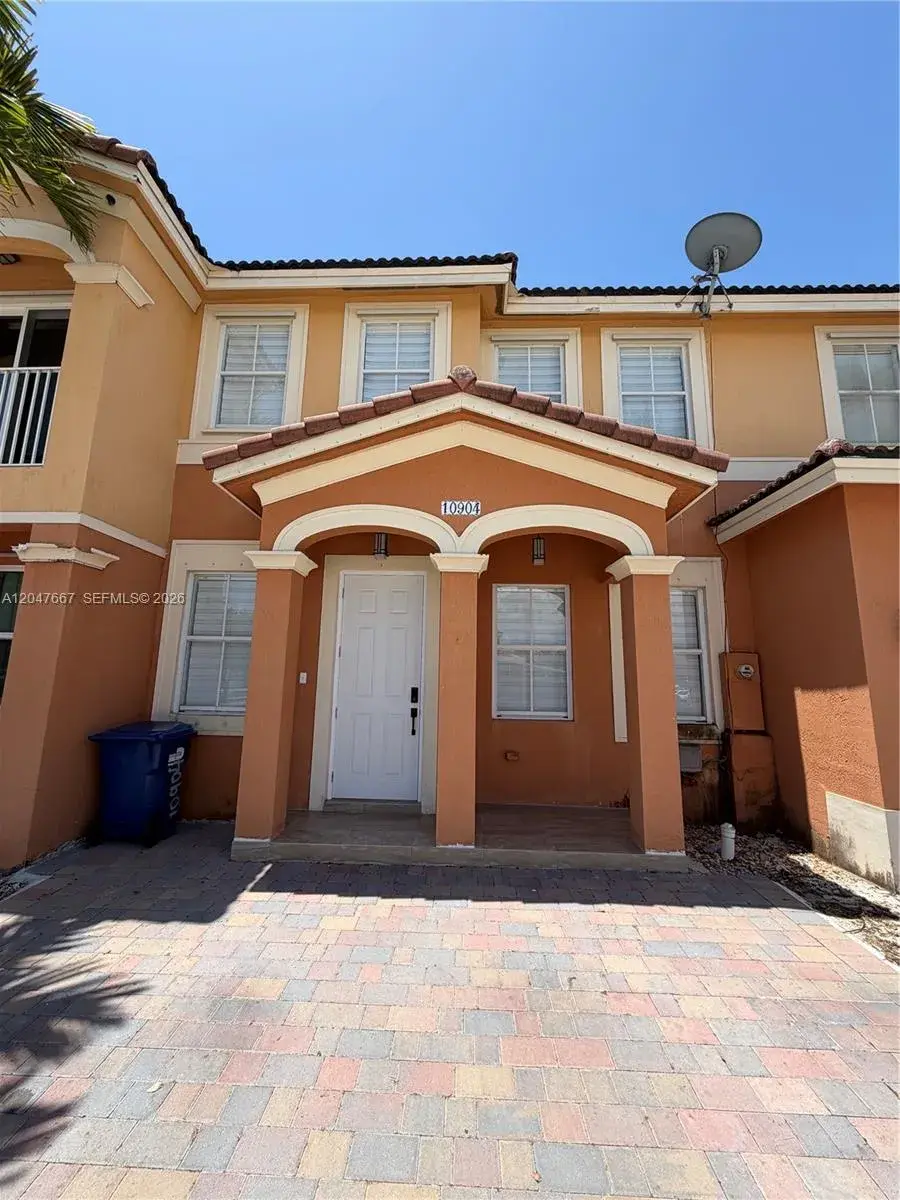 3 bedroom 2 bath for sale at 10904 SW 240th Ln, Homestead FL 33032