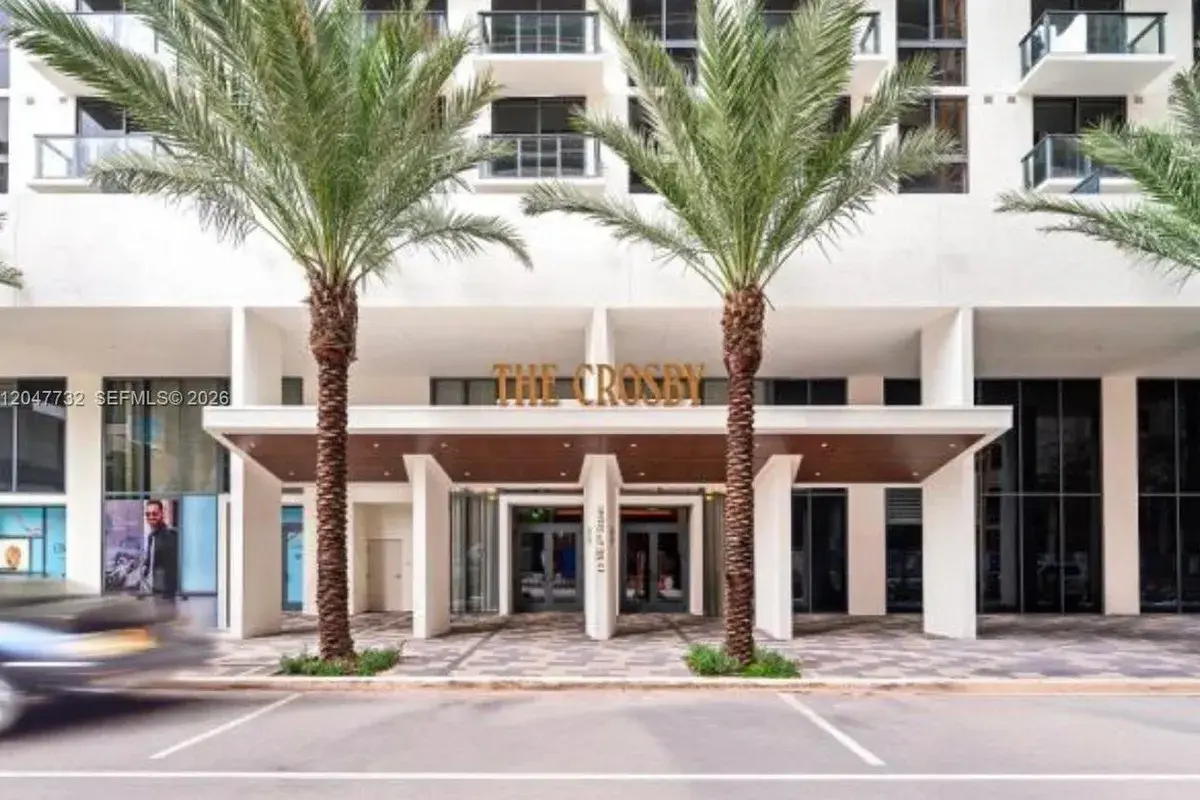 11 NE 6th St # 213, Miami FL 33132