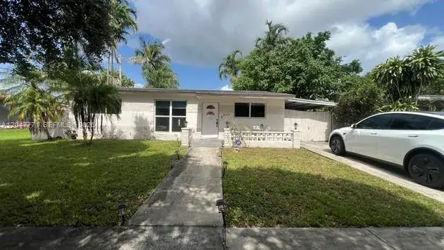 3000 N 72nd Way, Hollywood FL 33024