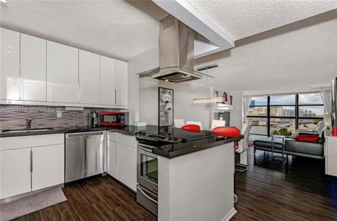 1 bedroom 1 bath for rent at 200 Leslie Dr # 926, Hallandale Beach FL 33009