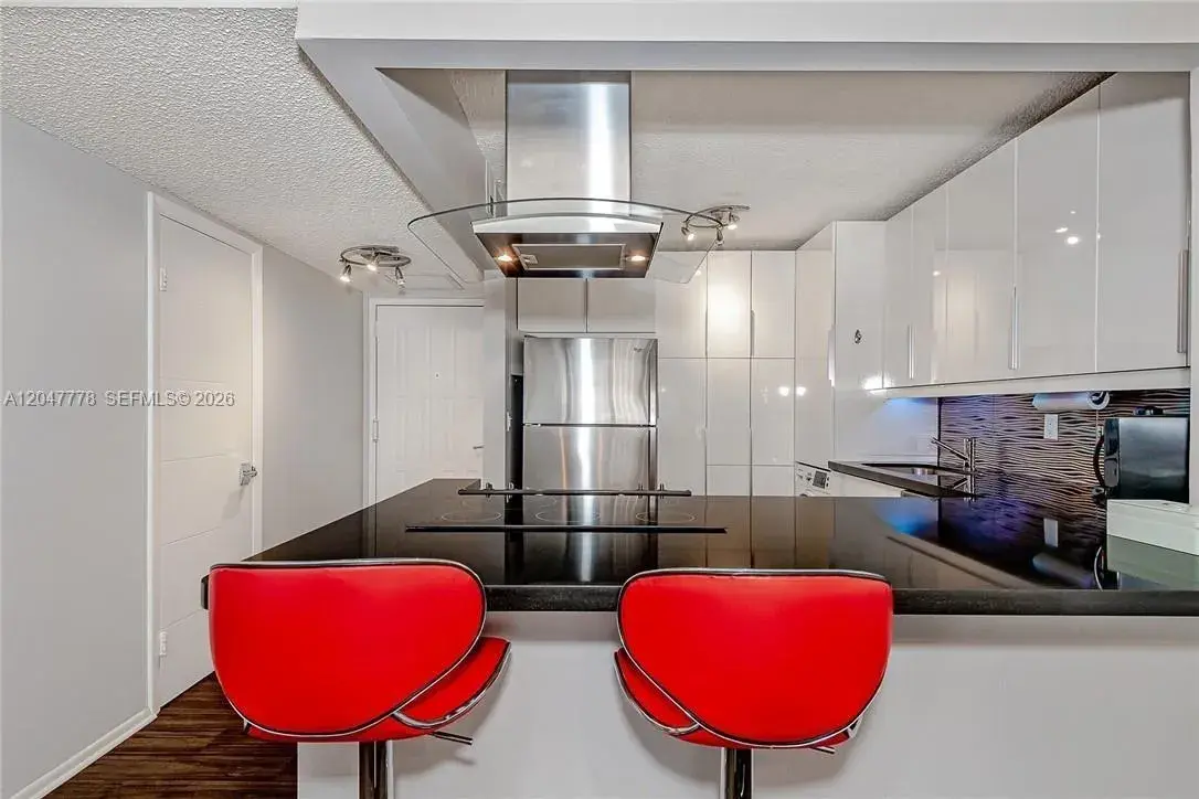 200 Leslie Dr # 926, Hallandale Beach FL 33009