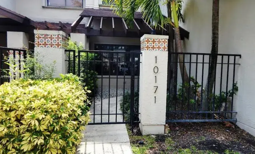 3 bedroom 2 bath Residential for sale at 10171 SW 137th Ct, Miami FL 33186