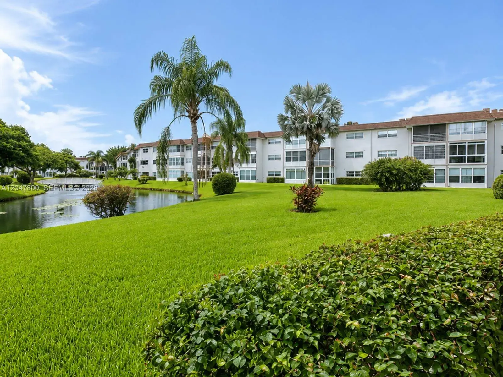 1 bedroom 1 bath for sale at 4700 NW 35th St # 411, Lauderdale Lakes FL 33319