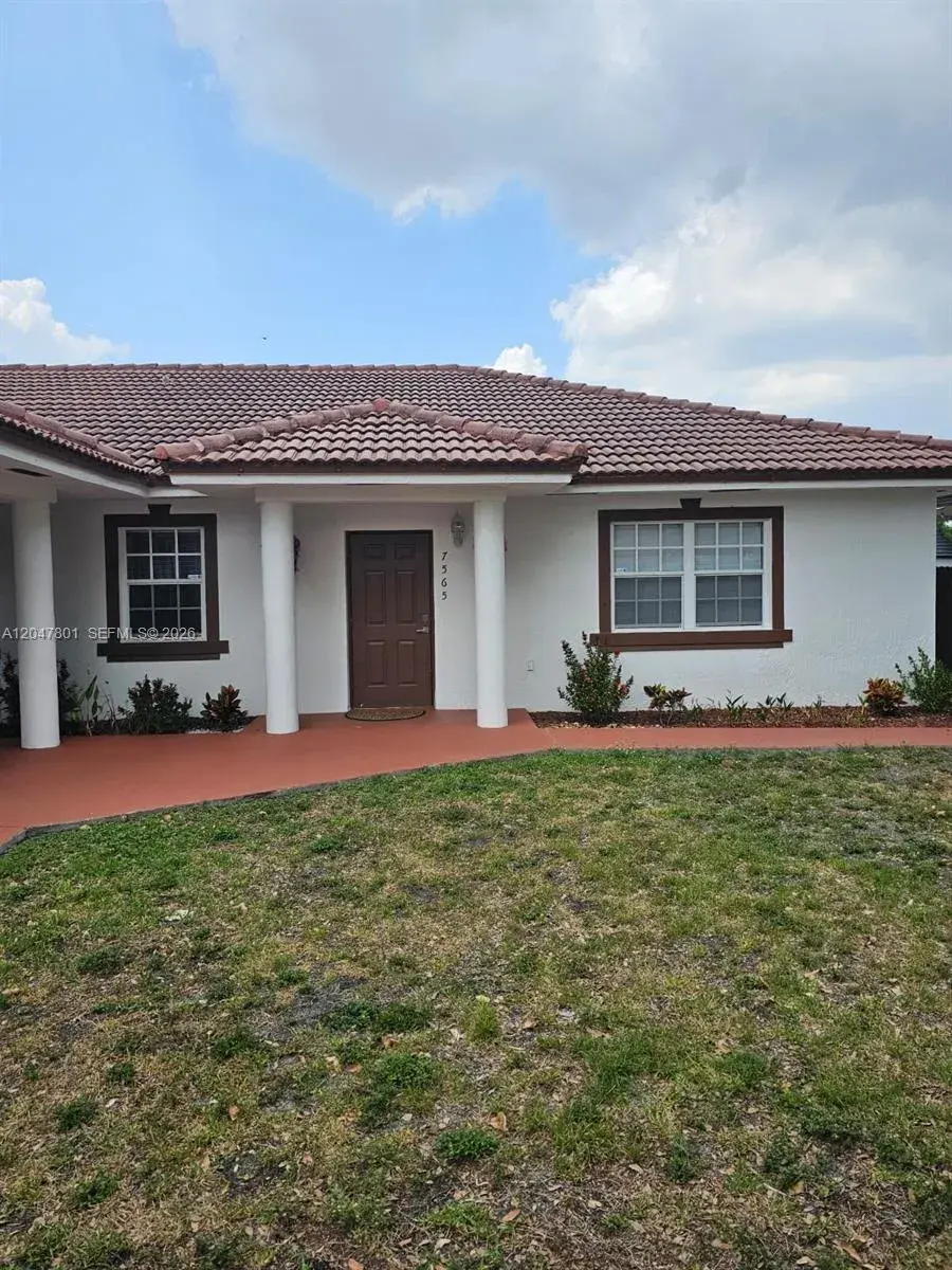 3 bedroom 1 bath for rent at 7565 N Augusta Dr # 7567, Hialeah FL 33015
