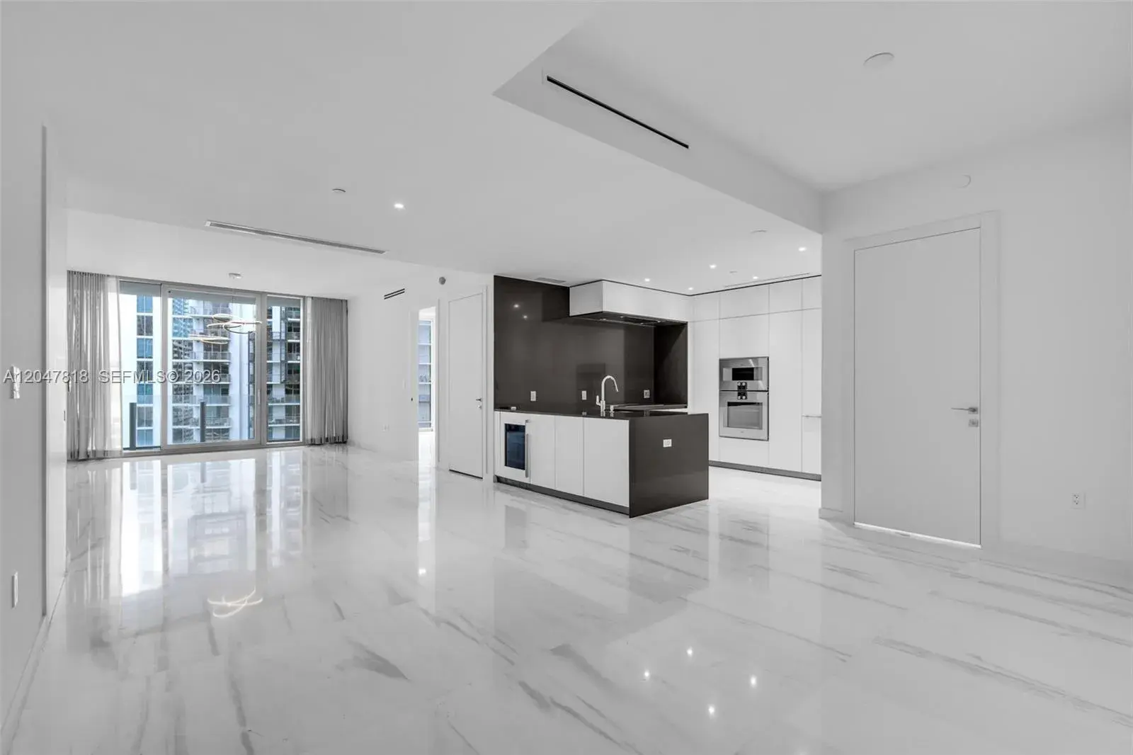 2 bedroom 2 bath Residential for sale at 300 Biscayne Boulevard Way, Miami FL 33131