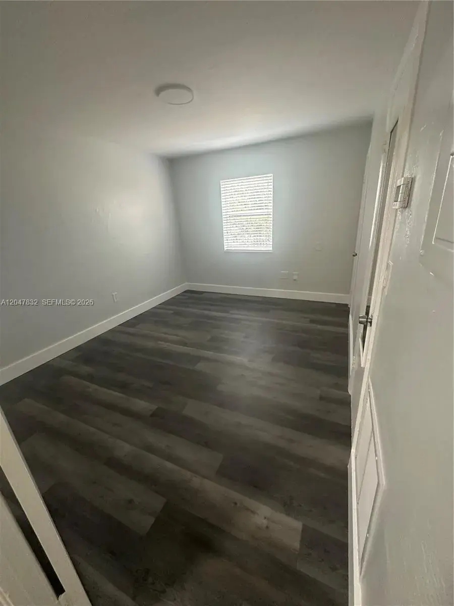 1 bedroom 1 bath for rent at 1208 Salzedo St # 7, Coral Gables FL 33134