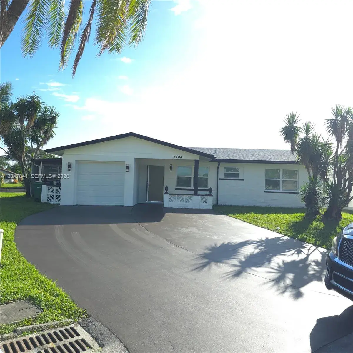 2 bedroom 2 bath for sale at 4404 NW 46th Way, Tamarac FL 33319