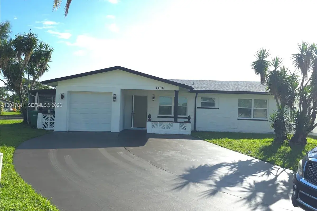 4404 NW 46th Way, Tamarac FL 33319