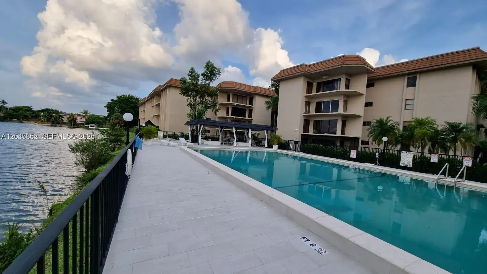 461 Ives Dairy Rd # 2, Miami FL 33179