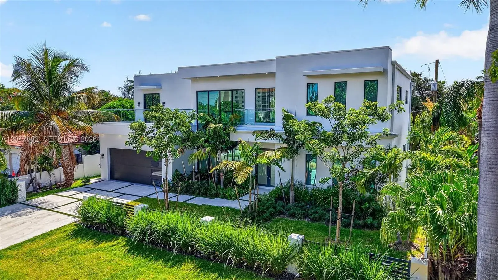 4 bedroom 4 bath for sale at 2015 NE 4th Ave, Wilton Manors FL 33305