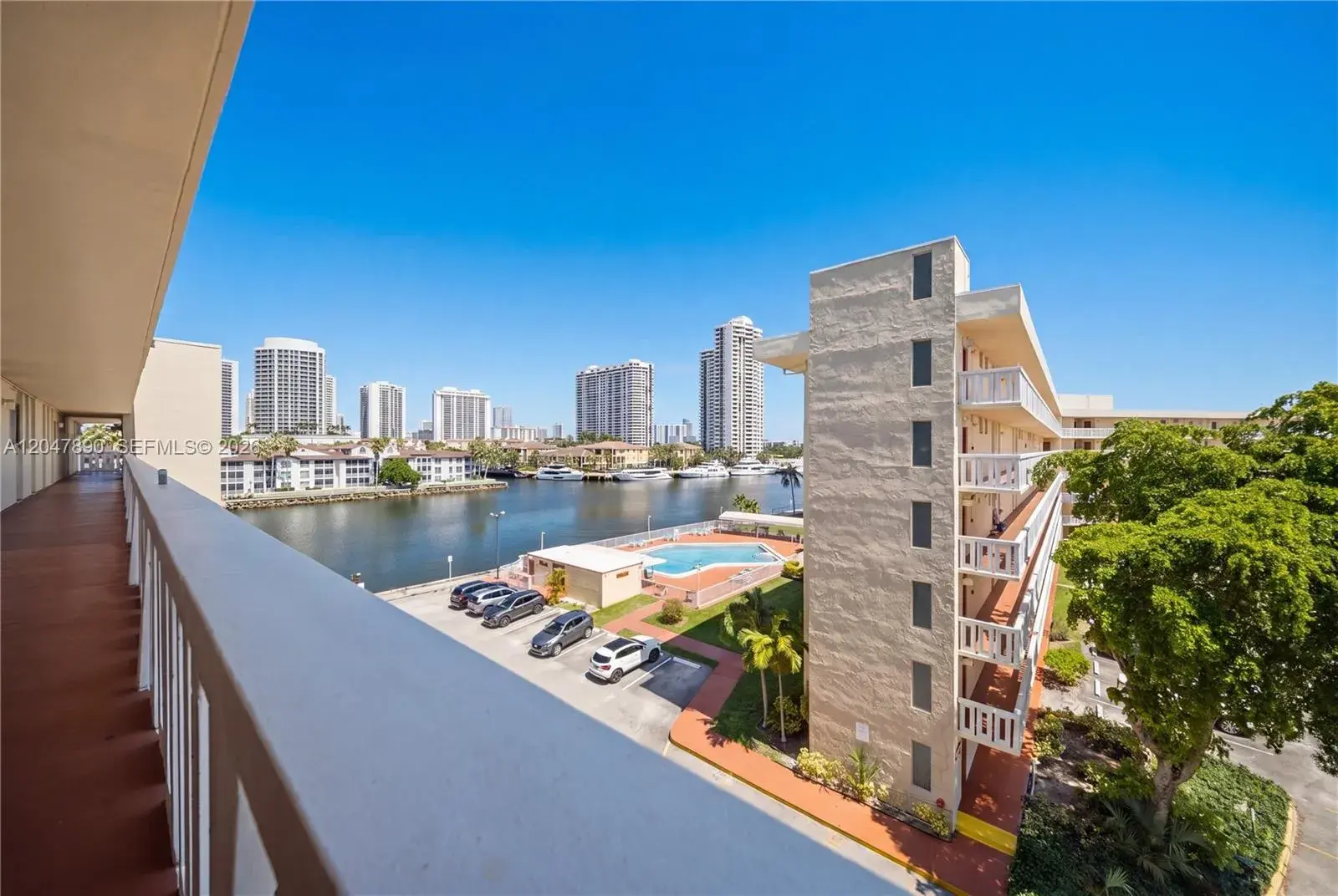 1 bedroom 1 bath for sale at 2999 Point East Dr # C507, Aventura FL 33160