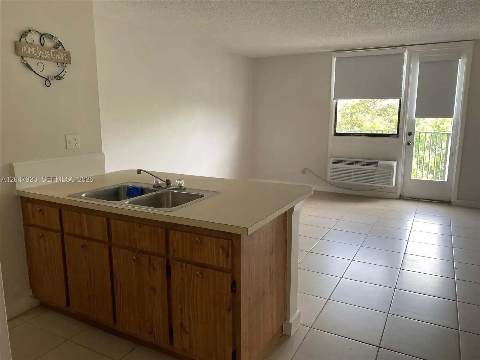 2701 Riverside Dr # B, Coral Springs FL 33065