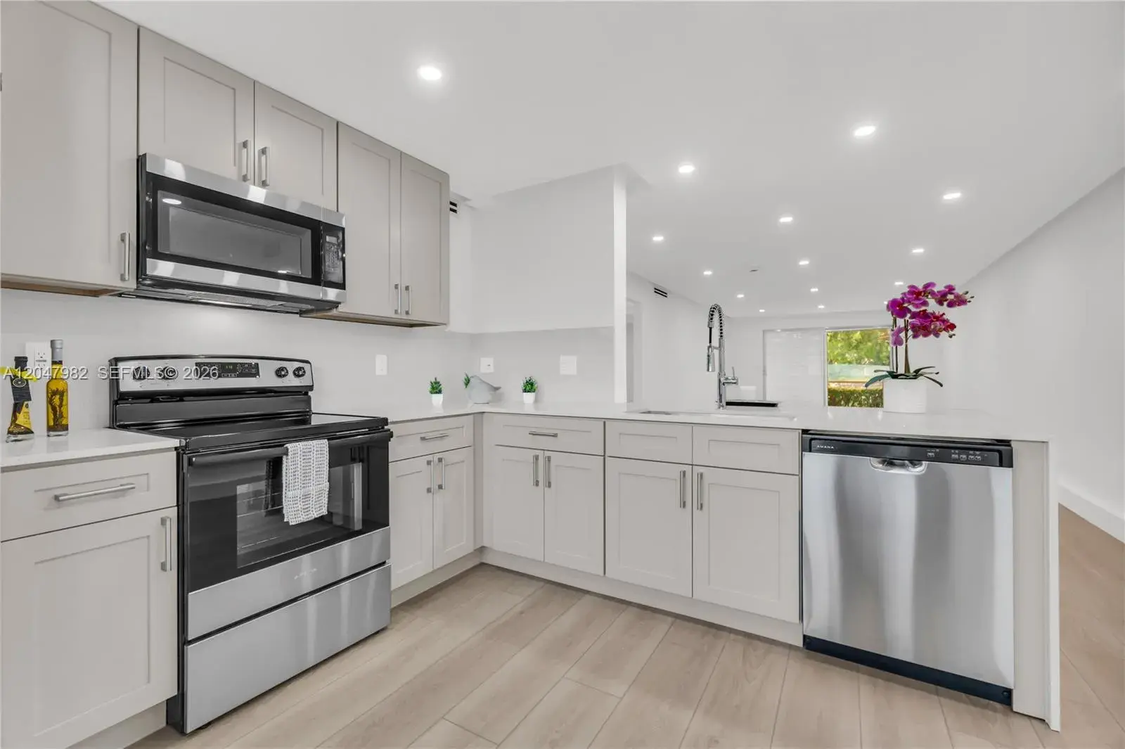 2 bedroom 2 bath for sale at 2101 Lucaya Bnd # E1, Coconut Creek FL 33066
