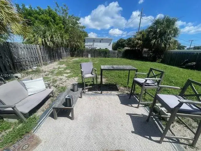 719 9th St, West Palm Beach FL 33401