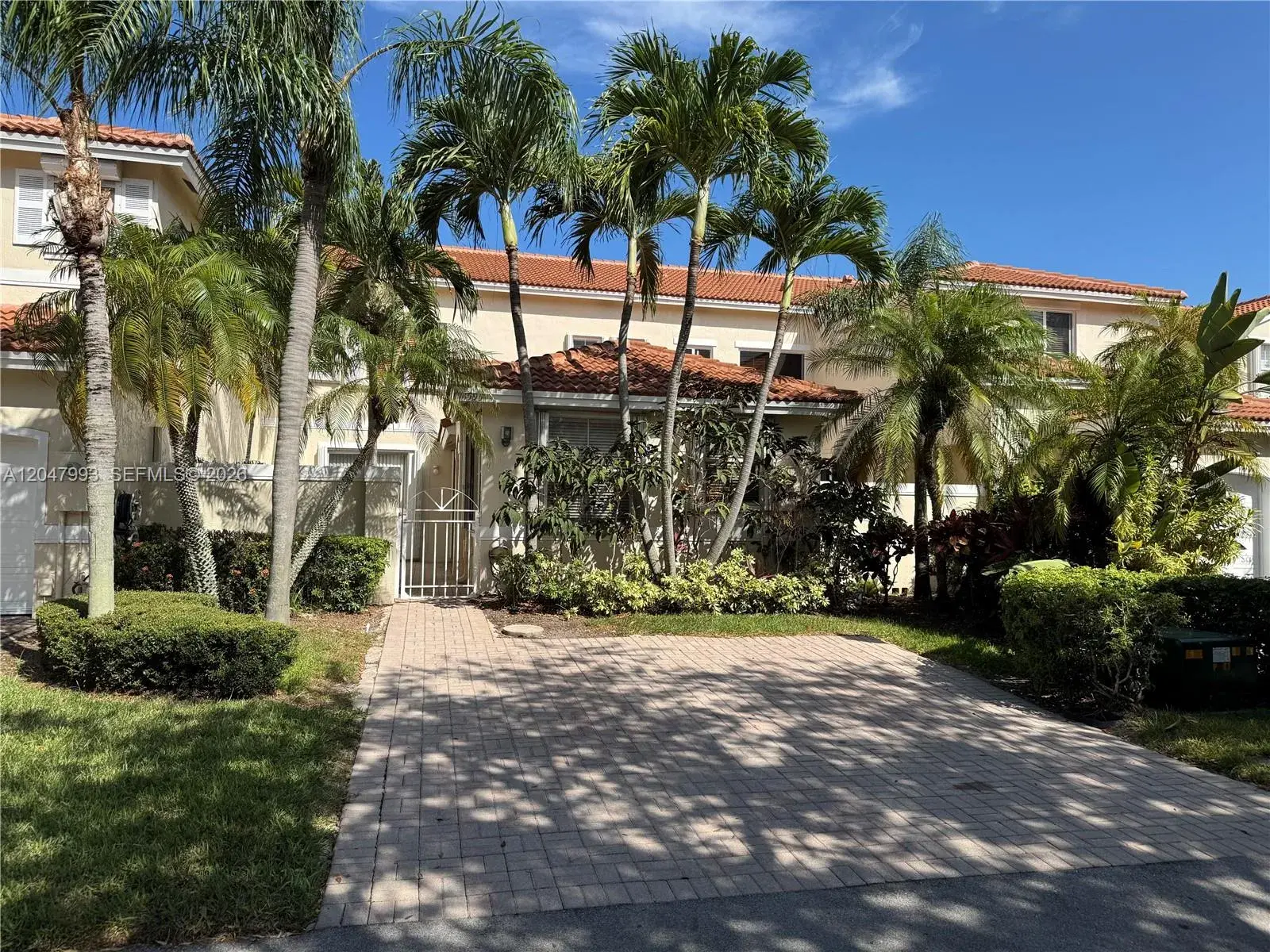 1595 Seagrape Way, Hollywood FL 33019