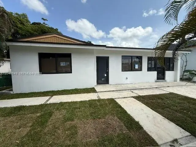 3 bedroom 2 bath for sale at 2530 NW 14th Ct, Fort Lauderdale FL 33311