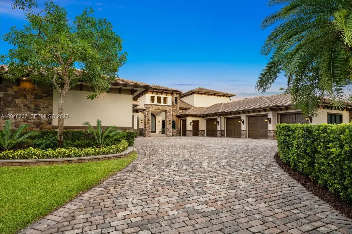 3724 Pine Lake Dr, Weston FL 33332