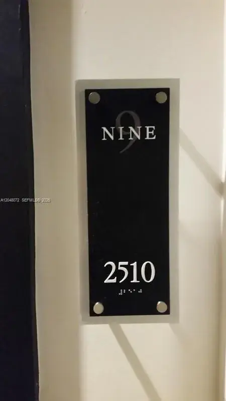 1 bedroom 1 bath Residential Lease for rent at 999 SW 1st Ave # 2510, Miami FL 33130