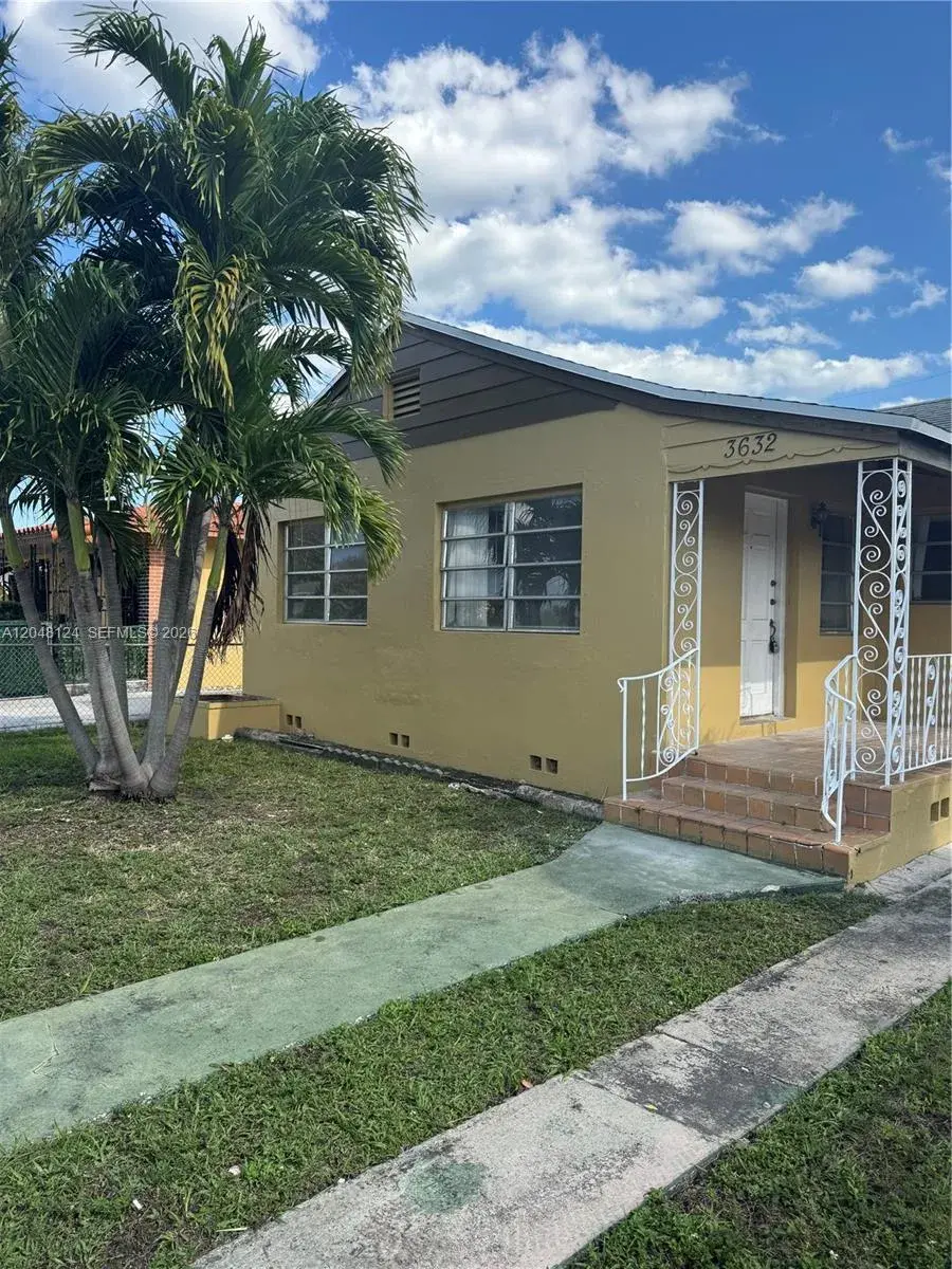 3 bedroom 3 bath for sale at 3632 SW 25th St, Miami FL 33133