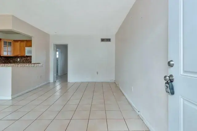 1280 W 54th St # 313B, Hialeah FL 33012
