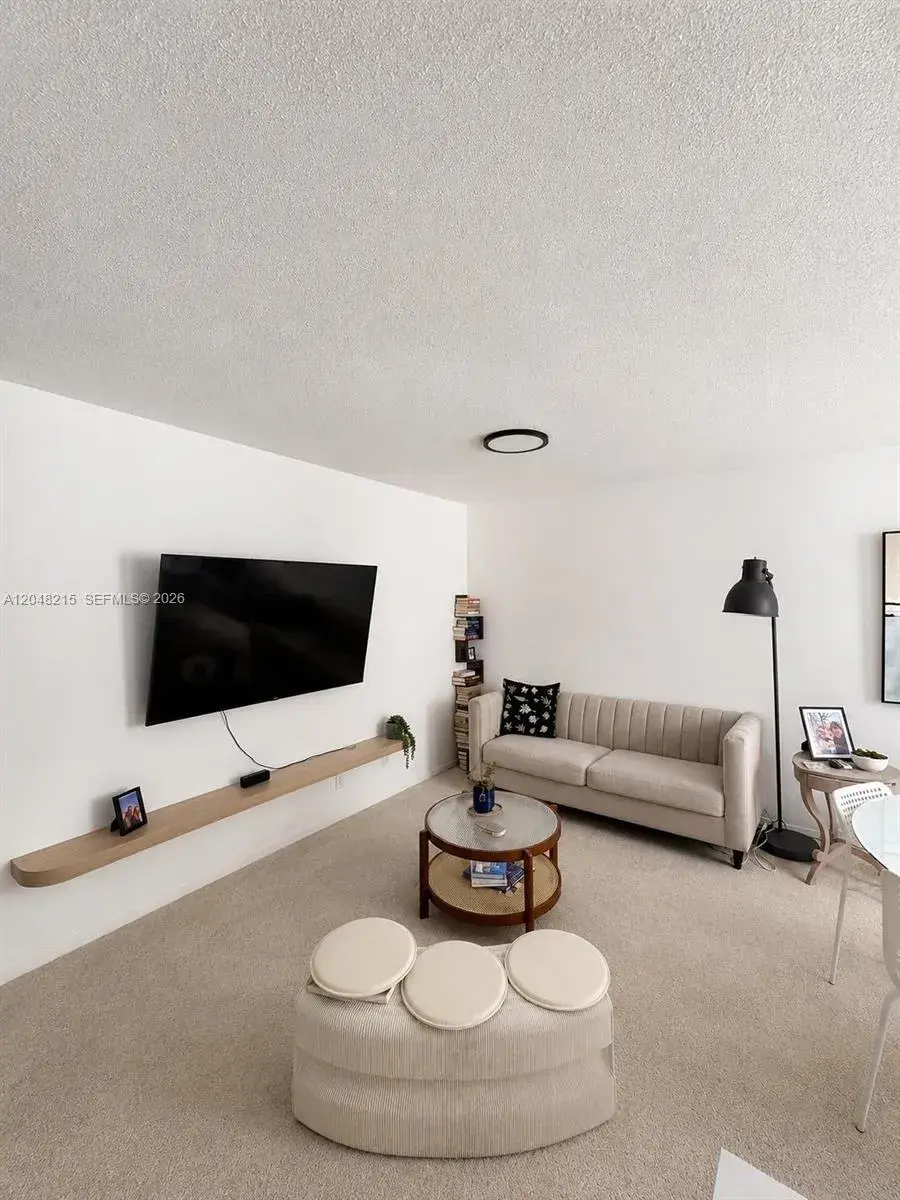 3501 Van Buren St # 6, Hollywood FL 33021