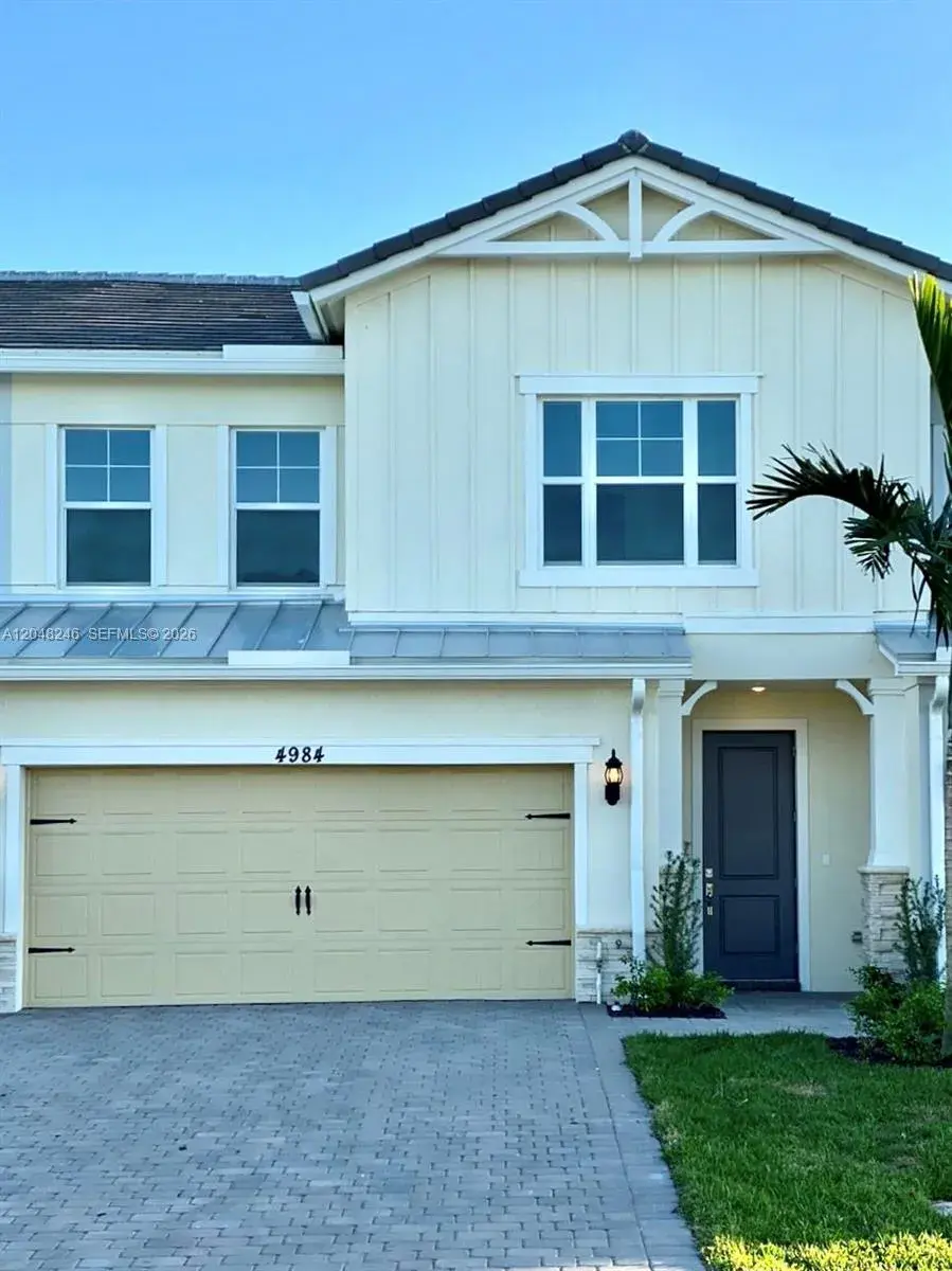 4984 Greenway Dr, Hollywood FL 33021