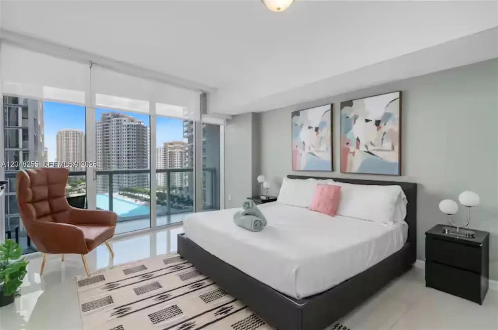 1 bedroom 1 bath Residential Lease for rent at 485 Brickell Ave # 1901, Miami FL 33131