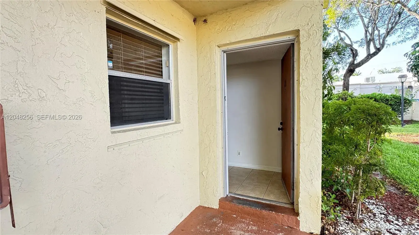 5525 N Lakewood Cir N # 215, Margate FL 33063