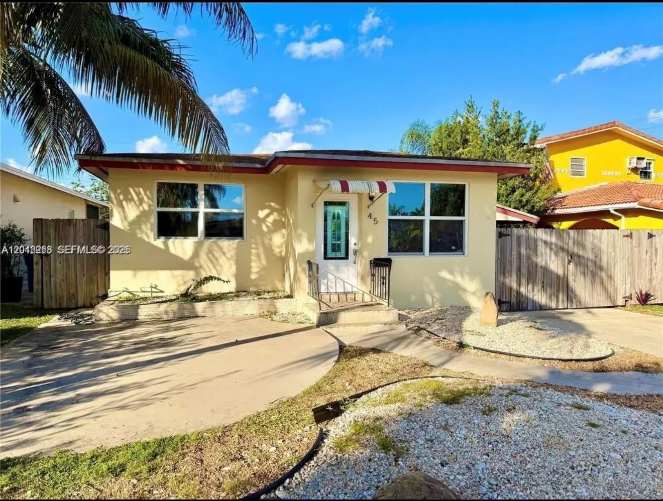 2 bedroom 1 bath for rent at 45 SE 14th St # 2, Dania Beach FL 33004