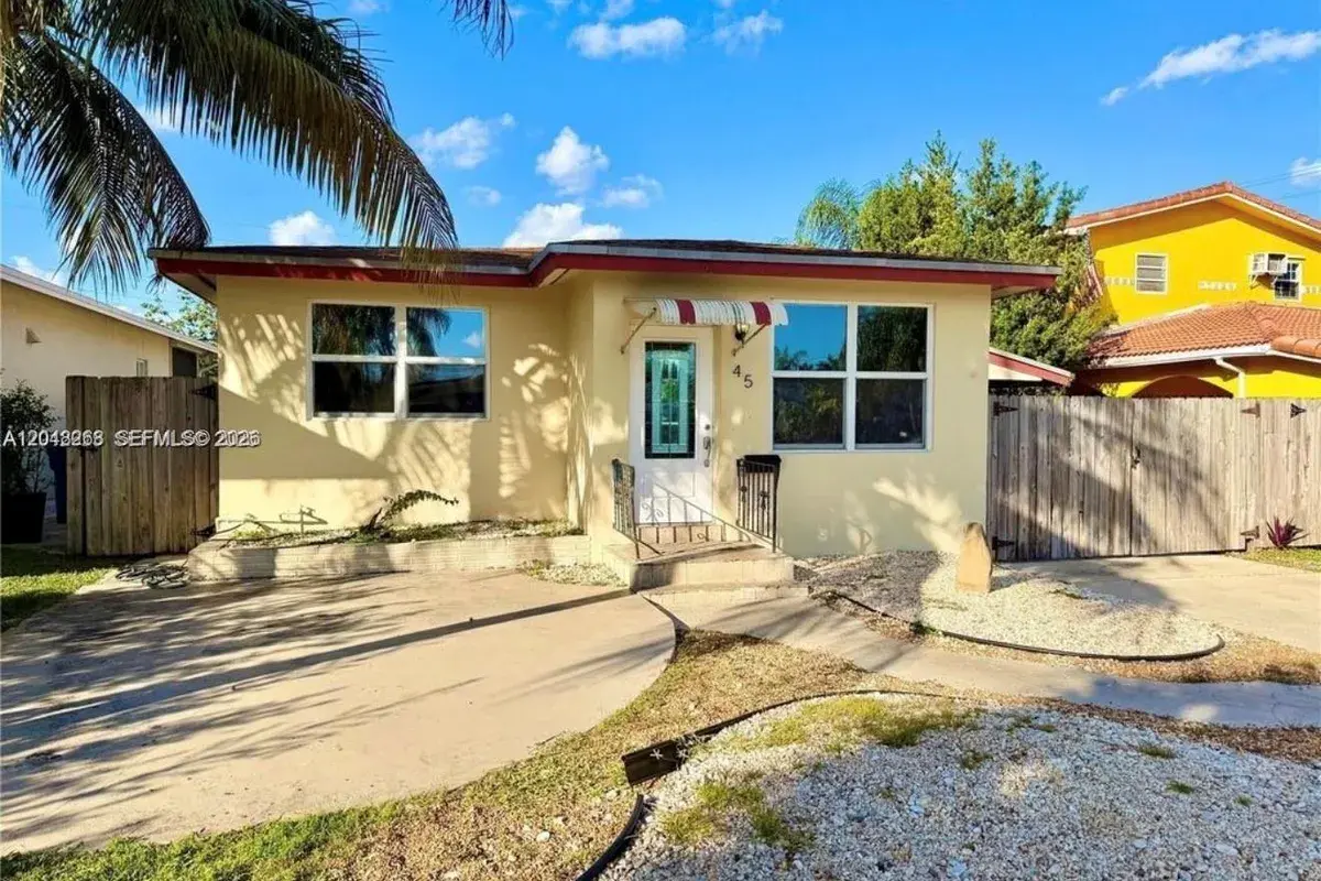 45 SE 14th St # 2, Dania Beach FL 33004