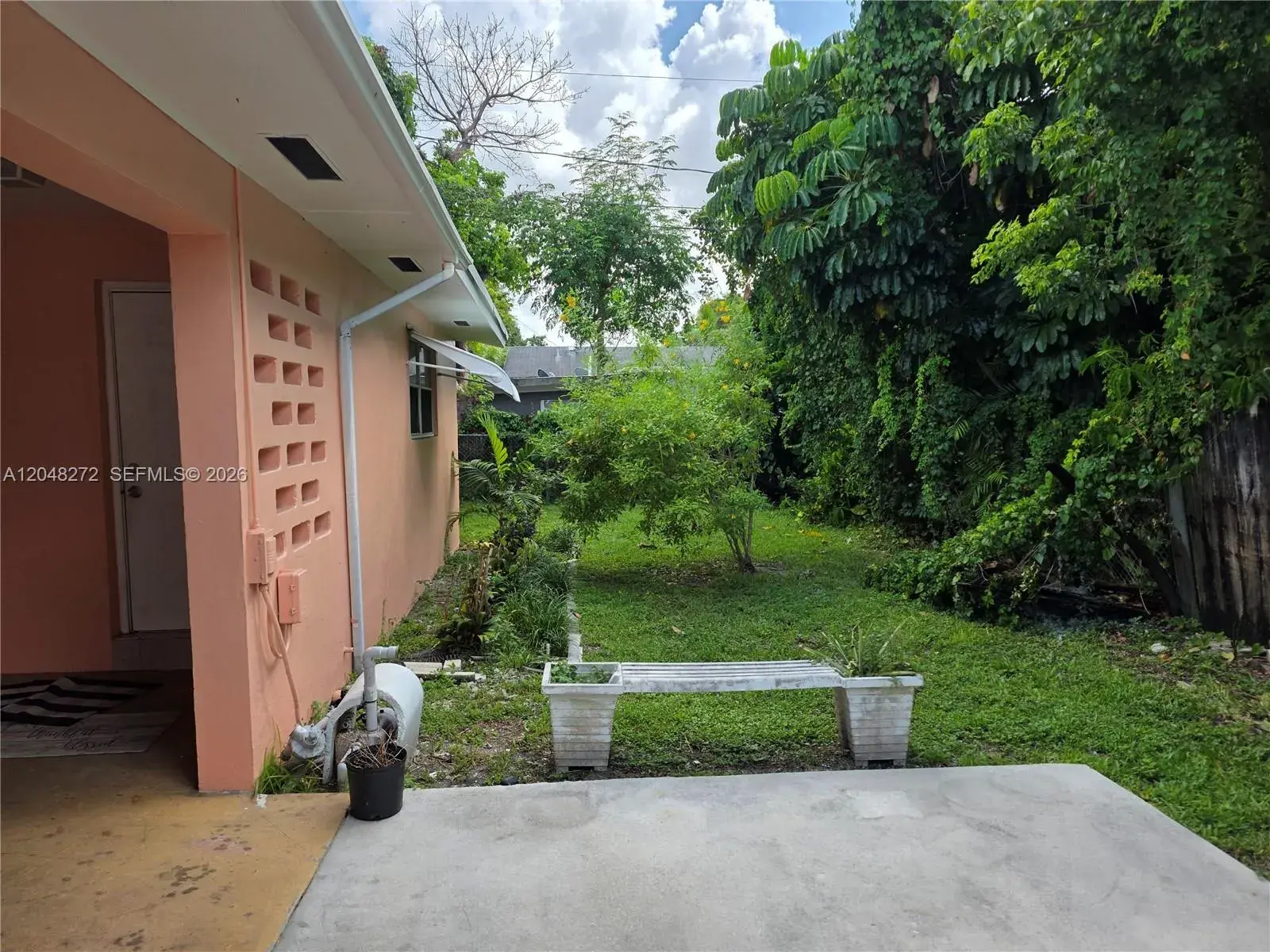 2 bedroom 1 bath Residential Lease for rent at 6130 Funston St, Hollywood FL 33023