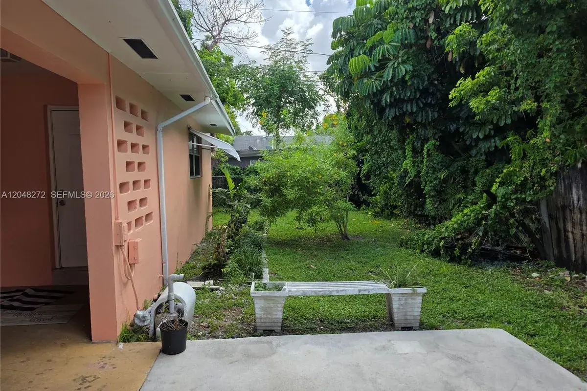 6130 Funston St, Hollywood FL 33023
