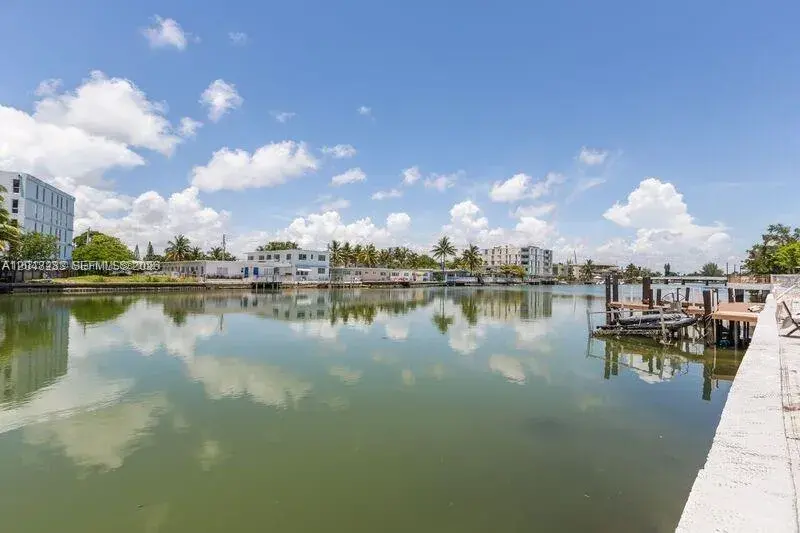 8210 Byron Ave # 16, Miami Beach FL 33141