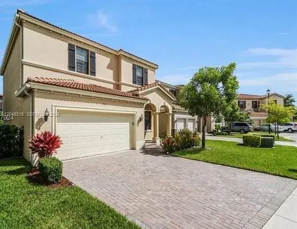 965 NE 193rd Ter, Miami FL 33179