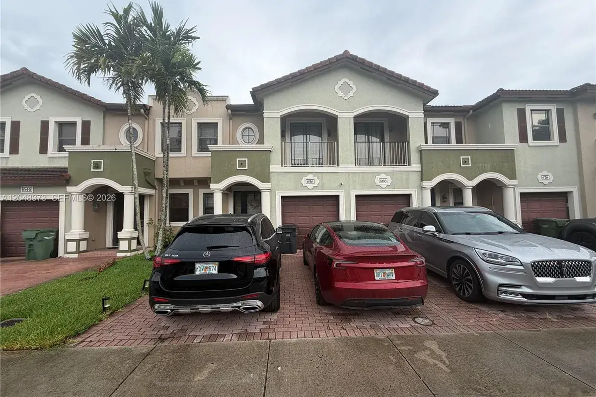 666 NE 35th Ave, Homestead FL 33033